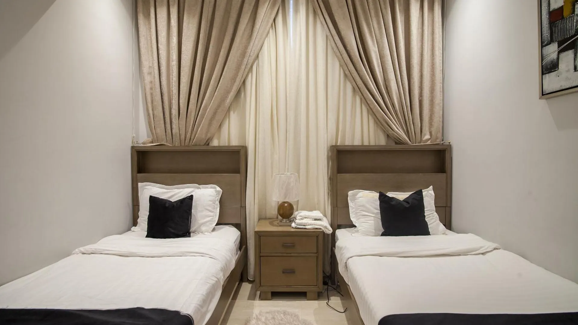 شقة فاخرة بكمباوند بحي الملقا Luxurious Two-Bedroom Apartment Compound Al Malqa District الرياض